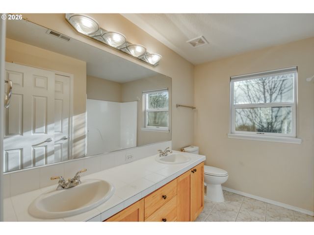 3637 Nw LANSBROOK Ter, Portland, OR 97229