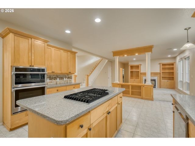 3637 Nw LANSBROOK Ter, Portland, OR 97229