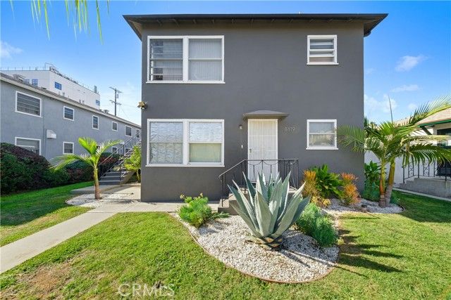 8819 Reading, Los Angeles, CA 90045