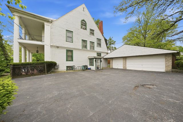 10628 S Longwood Drive, Chicago, IL 60643