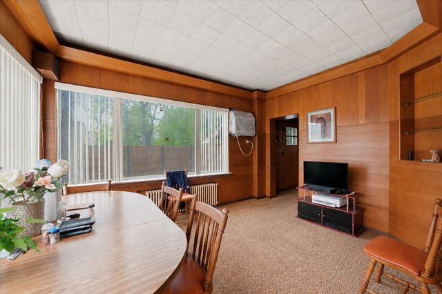 10628 S Longwood Drive, Chicago, IL 60643