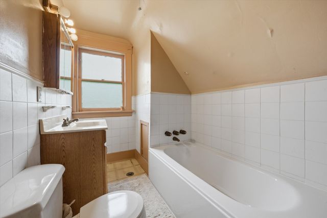 10628 S Longwood Drive, Chicago, IL 60643
