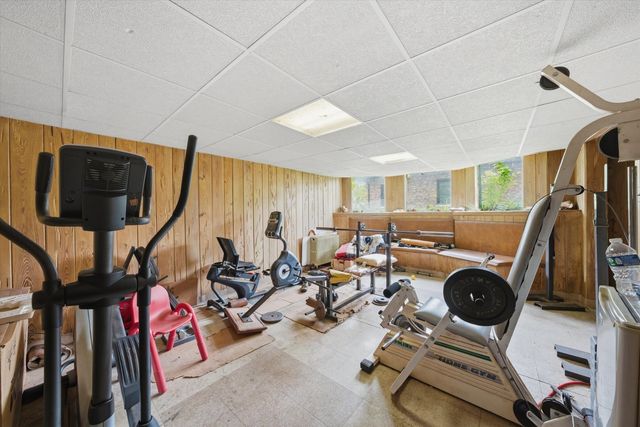 10628 S Longwood Drive, Chicago, IL 60643