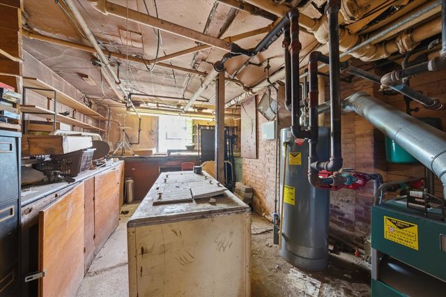 10628 S Longwood Drive, Chicago, IL 60643
