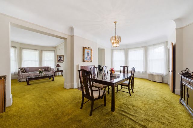 10628 S Longwood Drive, Chicago, IL 60643