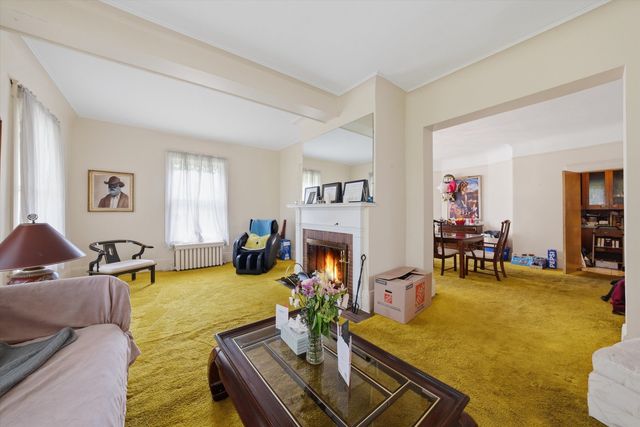 10628 S Longwood Drive, Chicago, IL 60643