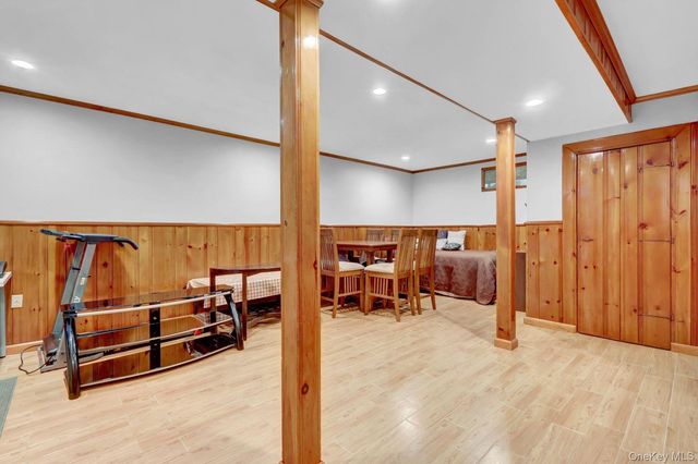 8415 259th Street, Floral Park, NY 11001