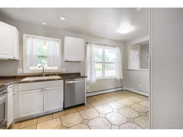 916 Timber Ln, Fort Collins, CO 80521