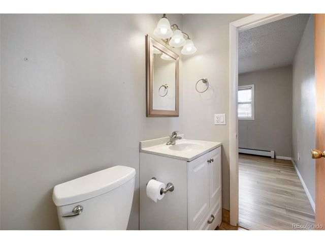 916 Timber Ln, Fort Collins, CO 80521