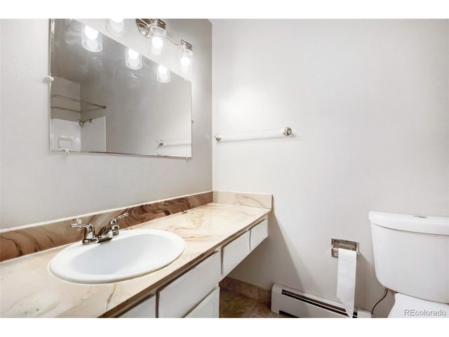 916 Timber Ln, Fort Collins, CO 80521