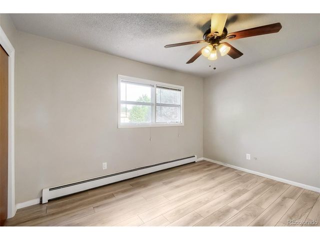 916 Timber Ln, Fort Collins, CO 80521