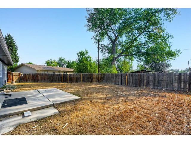 916 Timber Ln, Fort Collins, CO 80521