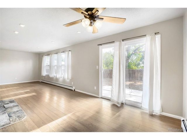 916 Timber Ln, Fort Collins, CO 80521