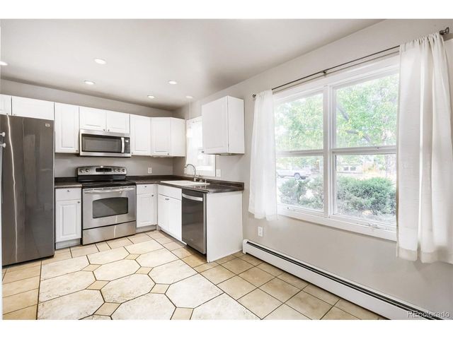 916 Timber Ln, Fort Collins, CO 80521