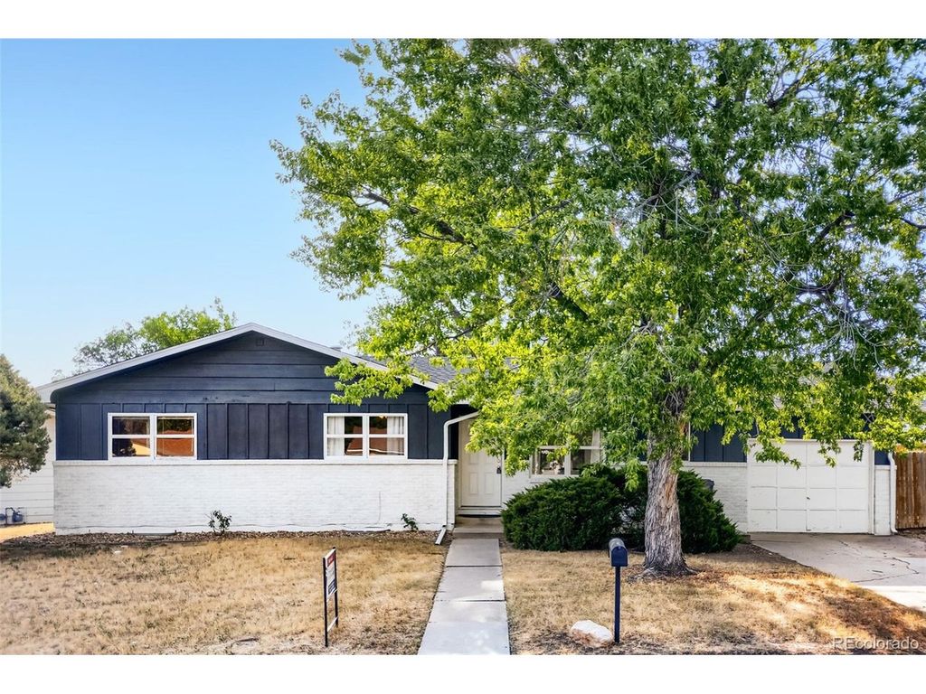 916 Timber Ln, Fort Collins, CO 80521