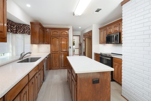 2316 Broken Point, Mckinney, TX 75072