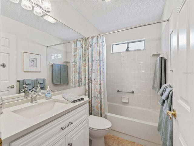 511 CHULA VISTA AVENUE, Lady Lake, FL 32159