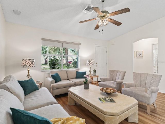 511 CHULA VISTA AVENUE, Lady Lake, FL 32159