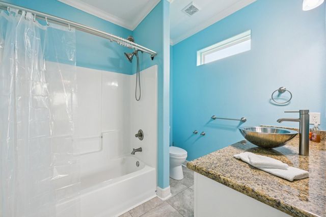 940 Gregory Lane, Crystal Beach, TX 77650