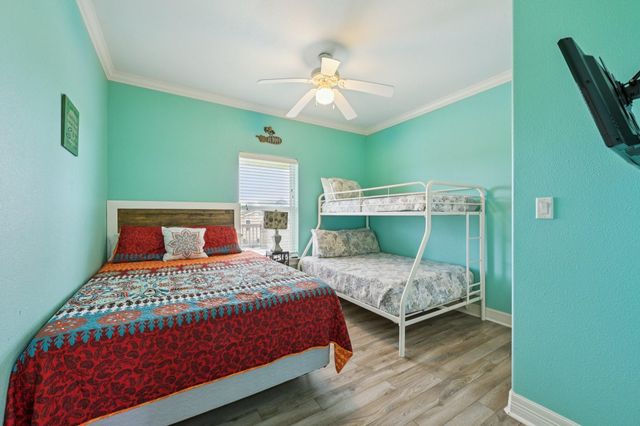 940 Gregory Lane, Crystal Beach, TX 77650