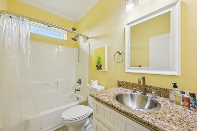 940 Gregory Lane, Crystal Beach, TX 77650