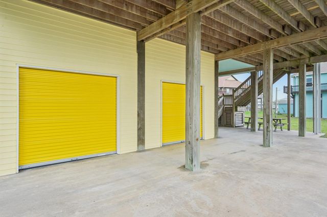940 Gregory Lane, Crystal Beach, TX 77650
