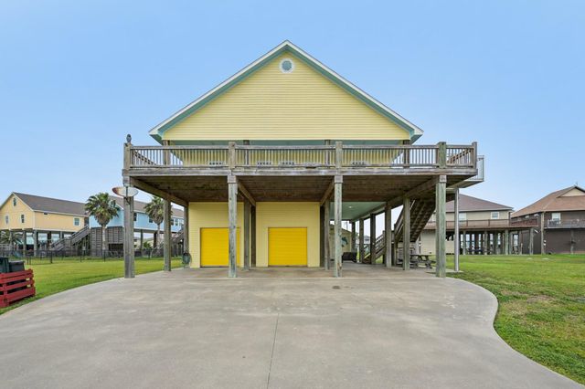 940 Gregory Lane, Crystal Beach, TX 77650