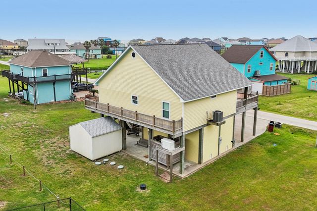 940 Gregory Lane, Crystal Beach, TX 77650