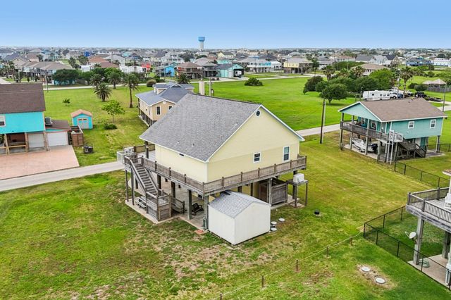 940 Gregory Lane, Crystal Beach, TX 77650