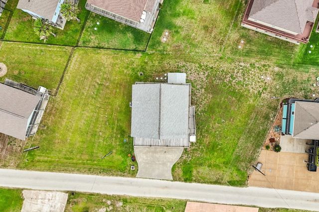940 Gregory Lane, Crystal Beach, TX 77650