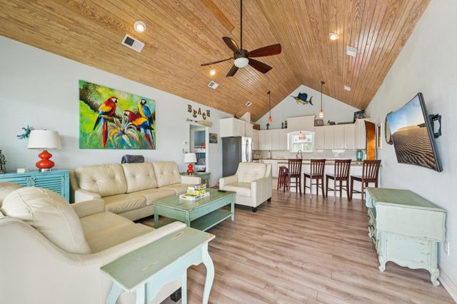 940 Gregory Lane, Crystal Beach, TX 77650