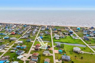 940 Gregory Lane, Crystal Beach, TX 77650