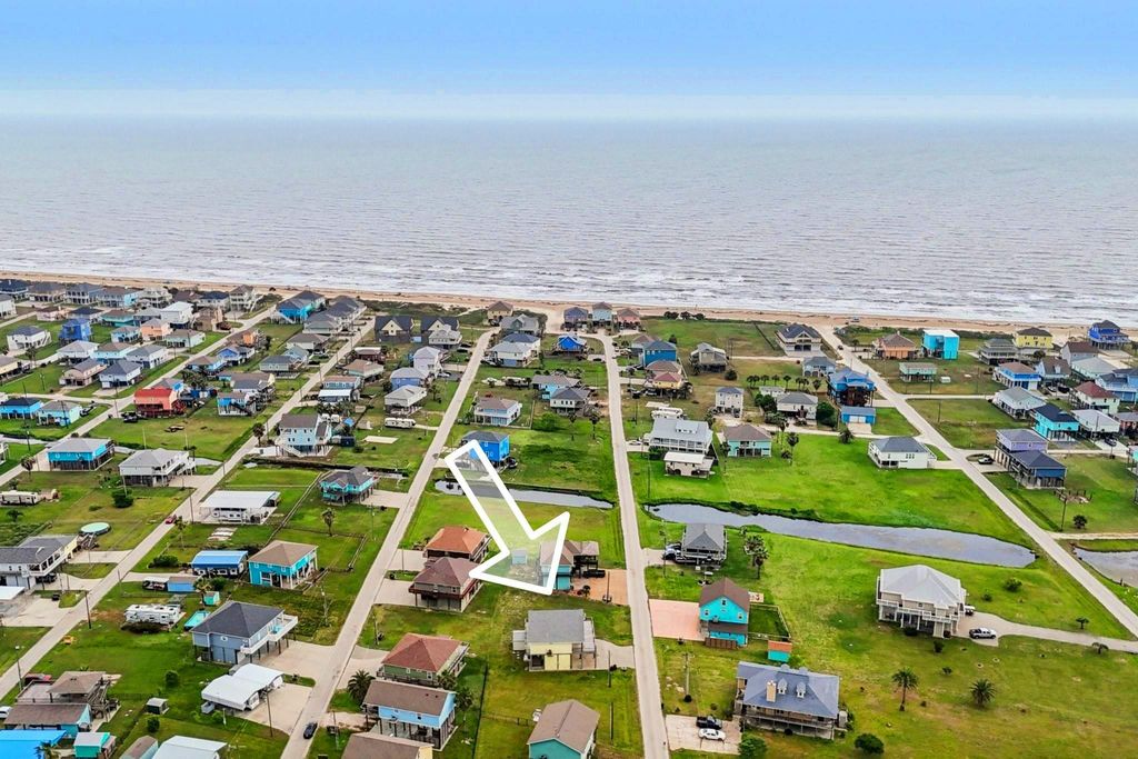 940 Gregory Lane, Crystal Beach, TX 77650