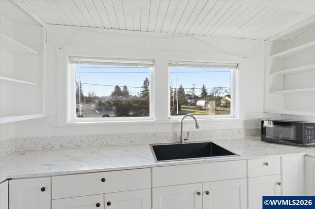 109 E Isabella St, Lebanon, OR 97355