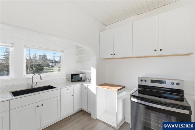 109 E Isabella St, Lebanon, OR 97355