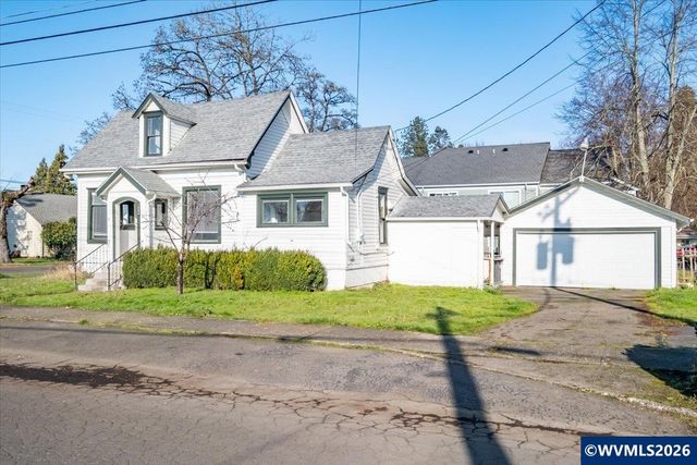 109 E Isabella St, Lebanon, OR 97355