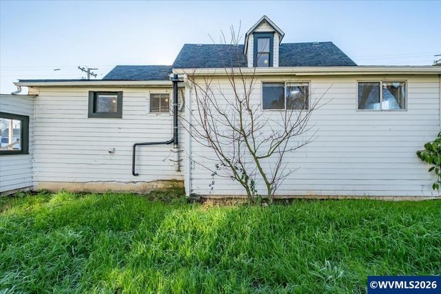 109 E Isabella St, Lebanon, OR 97355