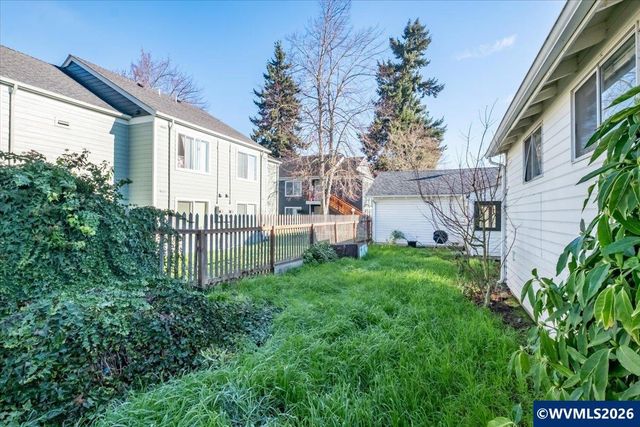 109 E Isabella St, Lebanon, OR 97355