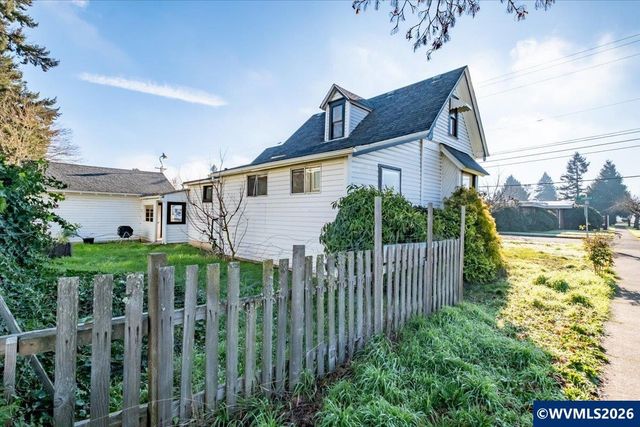 109 E Isabella St, Lebanon, OR 97355