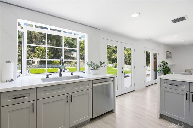 11515 Doral, Los Angeles, CA 91326