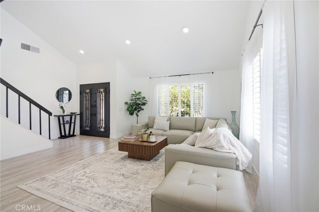 11515 Doral, Los Angeles, CA 91326