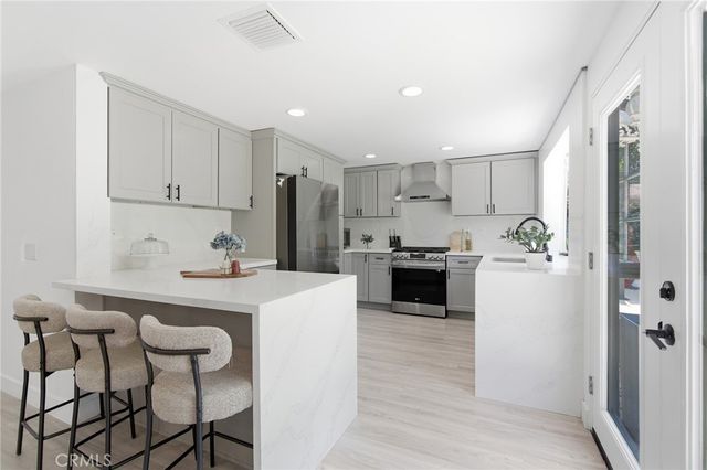 11515 Doral, Los Angeles, CA 91326