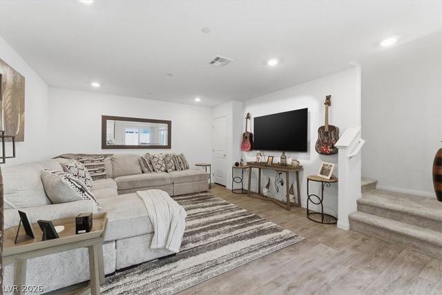 2682 Mango Light Avenue, North Las Vegas, NV 89086