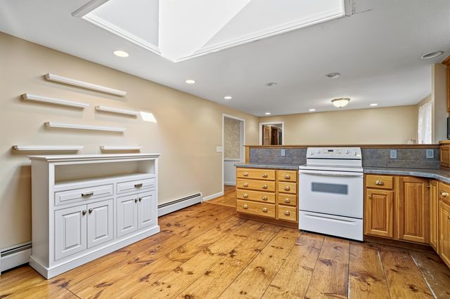 22 Old Gordon Road, Brentwood, NH 03833