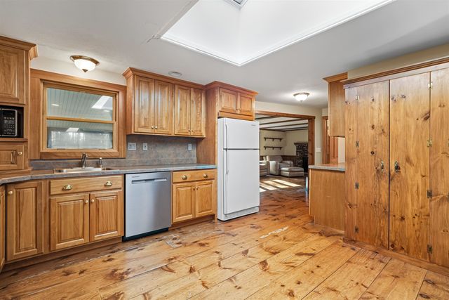 22 Old Gordon Road, Brentwood, NH 03833