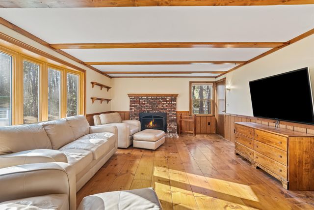 22 Old Gordon Road, Brentwood, NH 03833