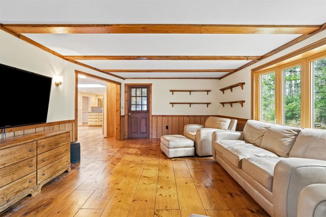 22 Old Gordon Road, Brentwood, NH 03833