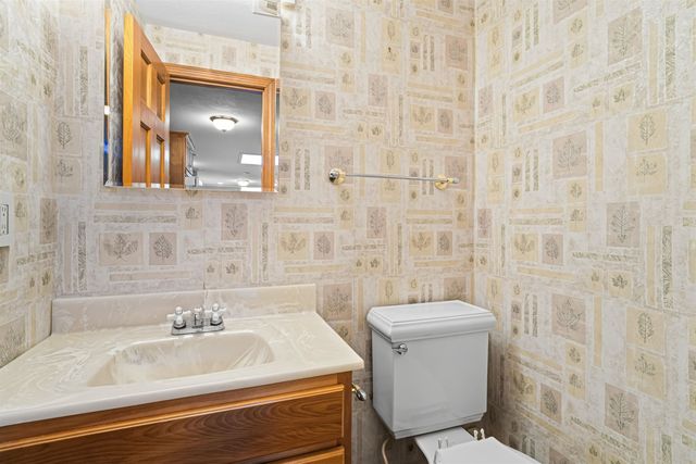 22 Old Gordon Road, Brentwood, NH 03833