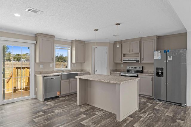 10877 OLD LAKELAND HIGHWAY, Dade City, FL 33525