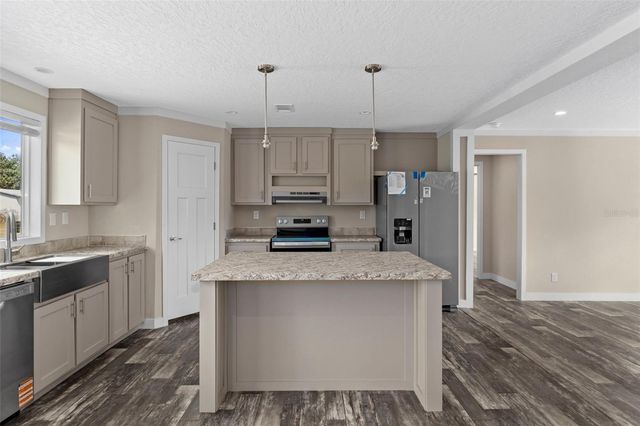 10877 OLD LAKELAND HIGHWAY, Dade City, FL 33525